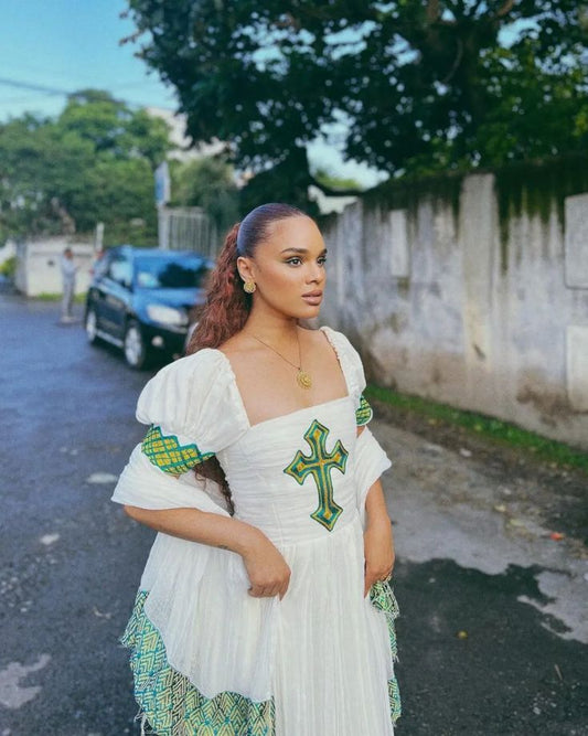 የኢትዮጵያ ልብስ – ነጭና አረንጓዴ ጥለት ለበዓል ክብረ በዓላት