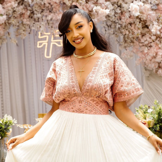 ሮዝ ባህላዊ የኢትዮጵያ ልብስ | ለሴቶች የሙሽራ ሐበሻ ልብስ