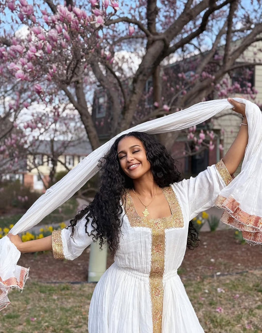 ቀላል ነጭ የሐበሻ ቀሚስ – ለዕለታዊ ወይም ቤተክርስቲያን የሚሆን ልብስ