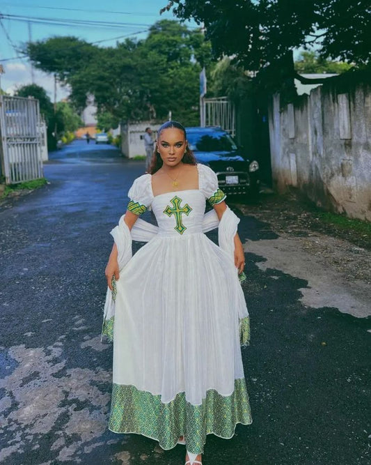 የኢትዮጵያ ልብስ – ነጭና አረንጓዴ ጥለት ለበዓል ክብረ በዓላት