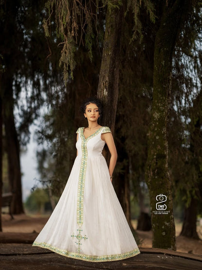 Green Ethiopian Traditional Dress – Elegant Habesha Zuria for Weddings, Cultural Ceremonies, and Family Gatherings