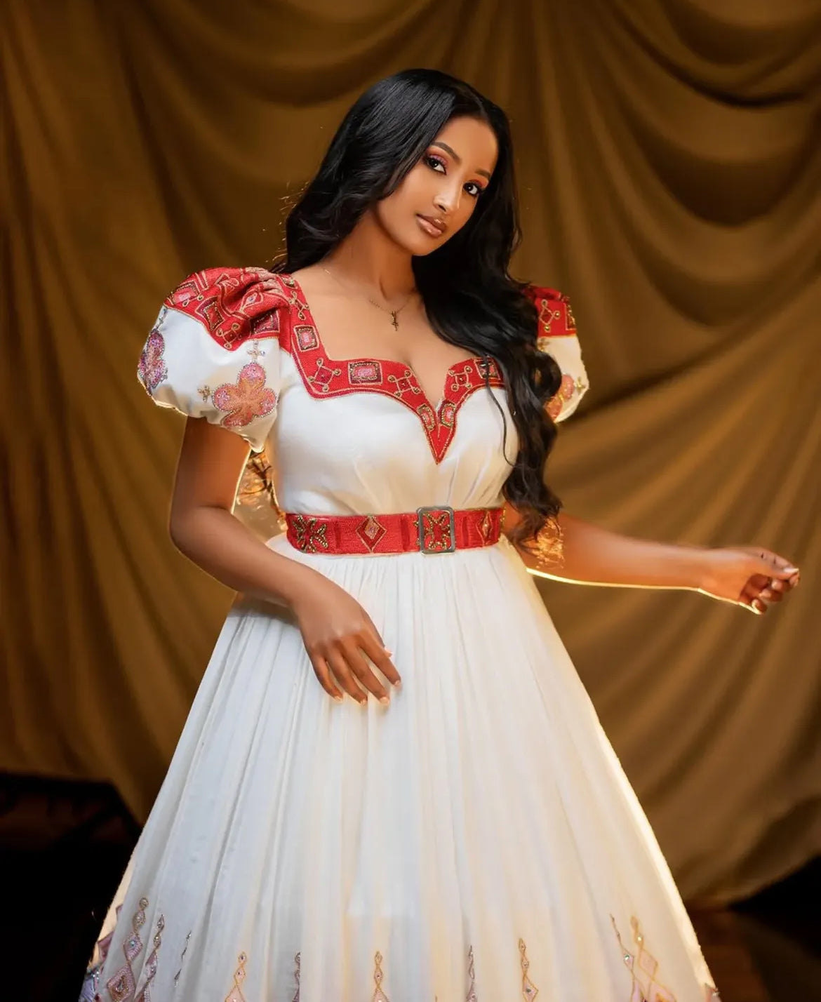 wedding dress red accent Vintage White Ivory Wedding Dresses with Red Flowers A Line Tulle Bridal Gowns
