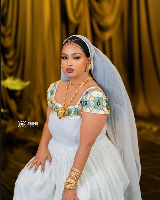 Green Ethiopian Dress – Classic Artisan-Made Traditional Kemis with Detailed Patterns for Weddings and Cultural Events