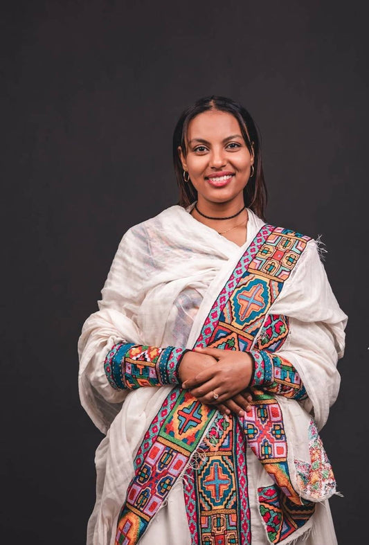 አዲስ ዲዛይን ልዩ ብዙ ቀለም የሐበሻ ቀሚስ – በዘመናዊ ጥልፍ